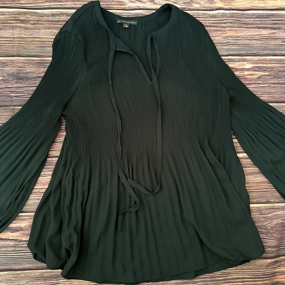Adrianna Papell Tops - Adrianna Papell dark green flowy shirt